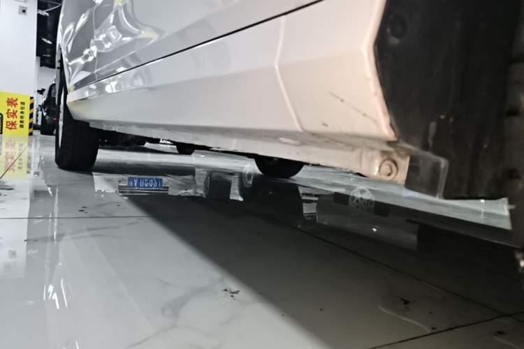 Used Wuling Hongguang 2018 1.5L S Comfort Model L2B Right Side Sill