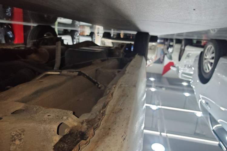 Used Wuling Hongguang 2018 1.5L S Comfort Model L2B Right Side Sill