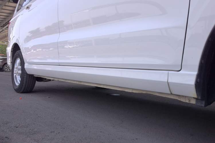 Used Wuling Hongguang 2018 1.5L S Comfort Model L2B Right Side Sill