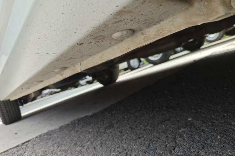 Used Wuling Hongguang 2018 1.5L S Comfort Model L2B Right Side Sill