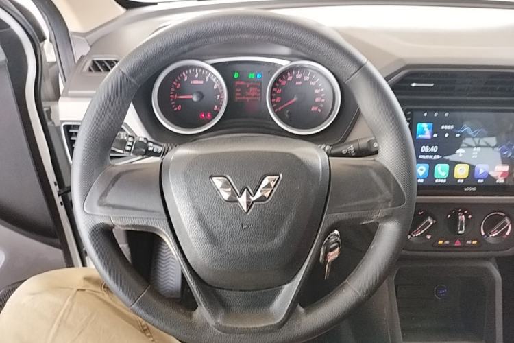 Used Wuling Hongguang 2018 1.5L S Standard Version L2B Steering Wheel