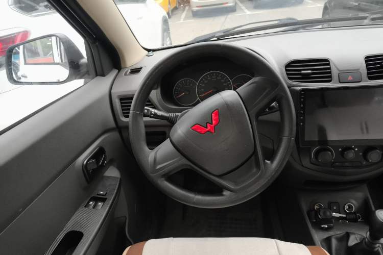 Used Wuling Hongguang 2018 1.5L Classic S Base Model Steering Wheel