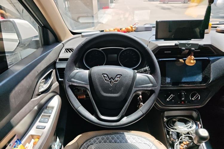 Used Wuling Hongguang 2018 1.5L S Comfort Model L2B Steering Wheel