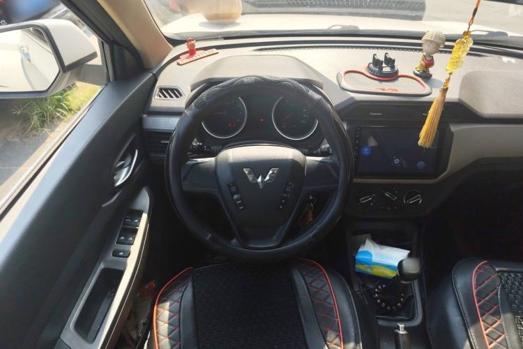 Used Wuling Hongguang 2018 1.5L S Comfort Model L2B Steering Wheel