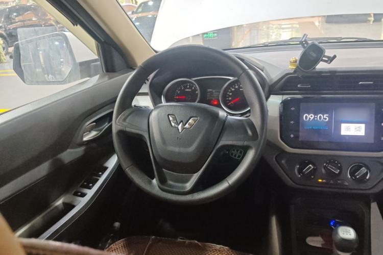 Used Wuling Hongguang 2018 1.5L S Comfort Model L2B Steering Wheel