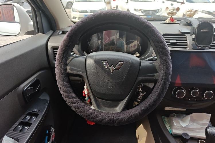 Used Wuling Hongguang 2018 1.5L S Standard Version L2B Steering Wheel