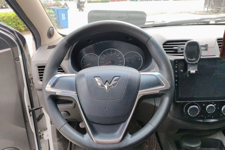Used Wuling Hongguang 2018 1.5L Classic S Standard Model Steering Wheel