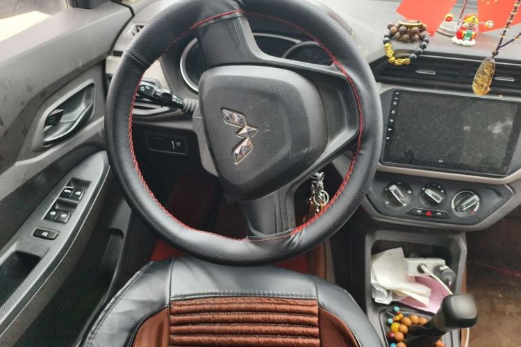 Used Wuling Hongguang 2018 1.5L S Standard Version L2B Steering Wheel
