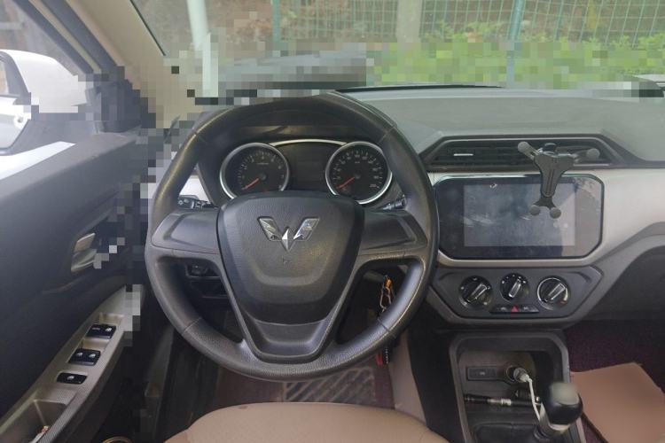 Used Wuling Hongguang 2018 1.5L S Comfort Model L2B Steering Wheel