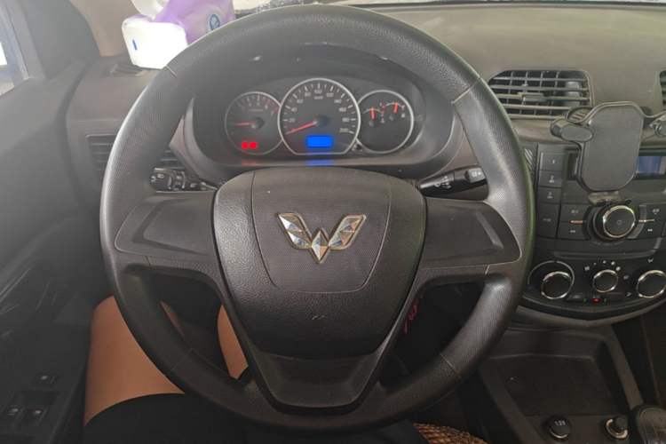 Used Wuling Hongguang 2018 1.5L Classic S Standard Model Steering Wheel
