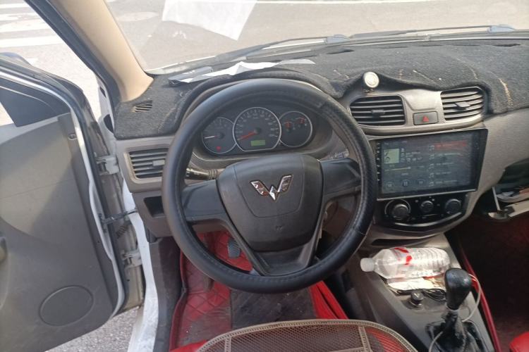 Used Wuling Hongguang 2018 1.5L Classic S Base Model Steering Wheel