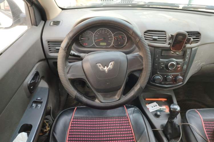 Used Wuling Hongguang 2018 1.5L Classic S Base Model Steering Wheel