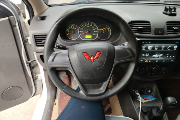 Used Wuling Hongguang 2018 1.5L Classic S Base Model Steering Wheel