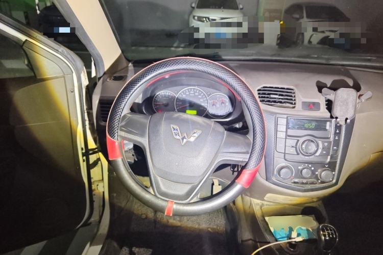 Used Wuling Hongguang 2018 1.5L Classic S Base Model Steering Wheel
