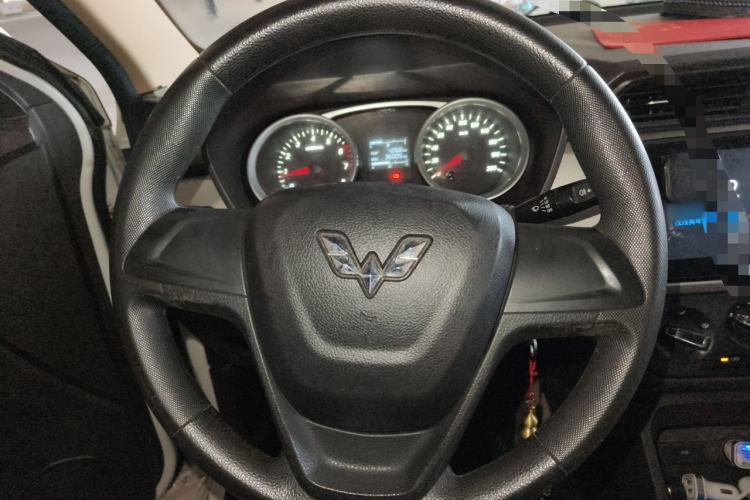 Used Wuling Hongguang 2018 1.5L S Comfort Model L2B Steering Wheel