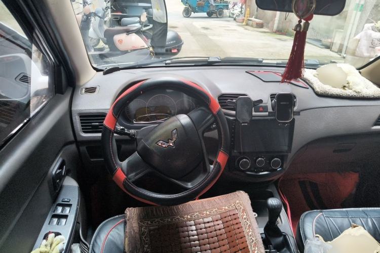 Used Wuling Hongguang 2018 1.5L Classic S Standard Model Steering Wheel