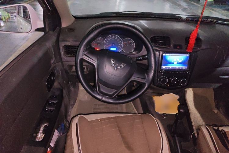Used Wuling Hongguang 2018 1.5L Classic S Standard Model Steering Wheel