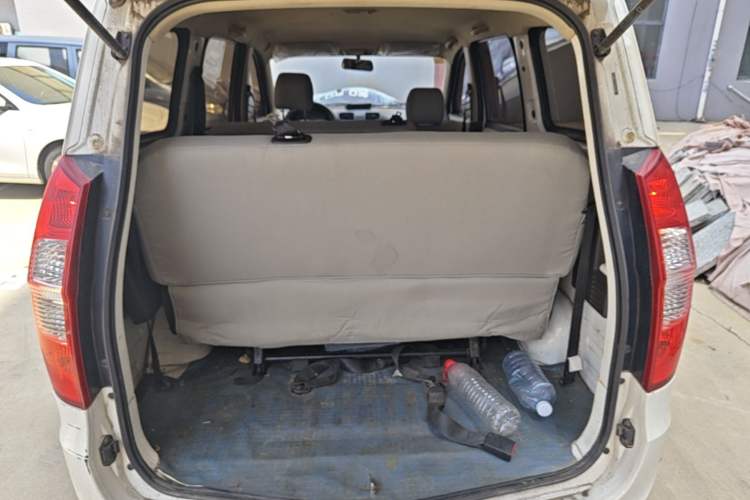 Used Wuling Hongguang 2018 1.2L Classic S Base Model Trunk