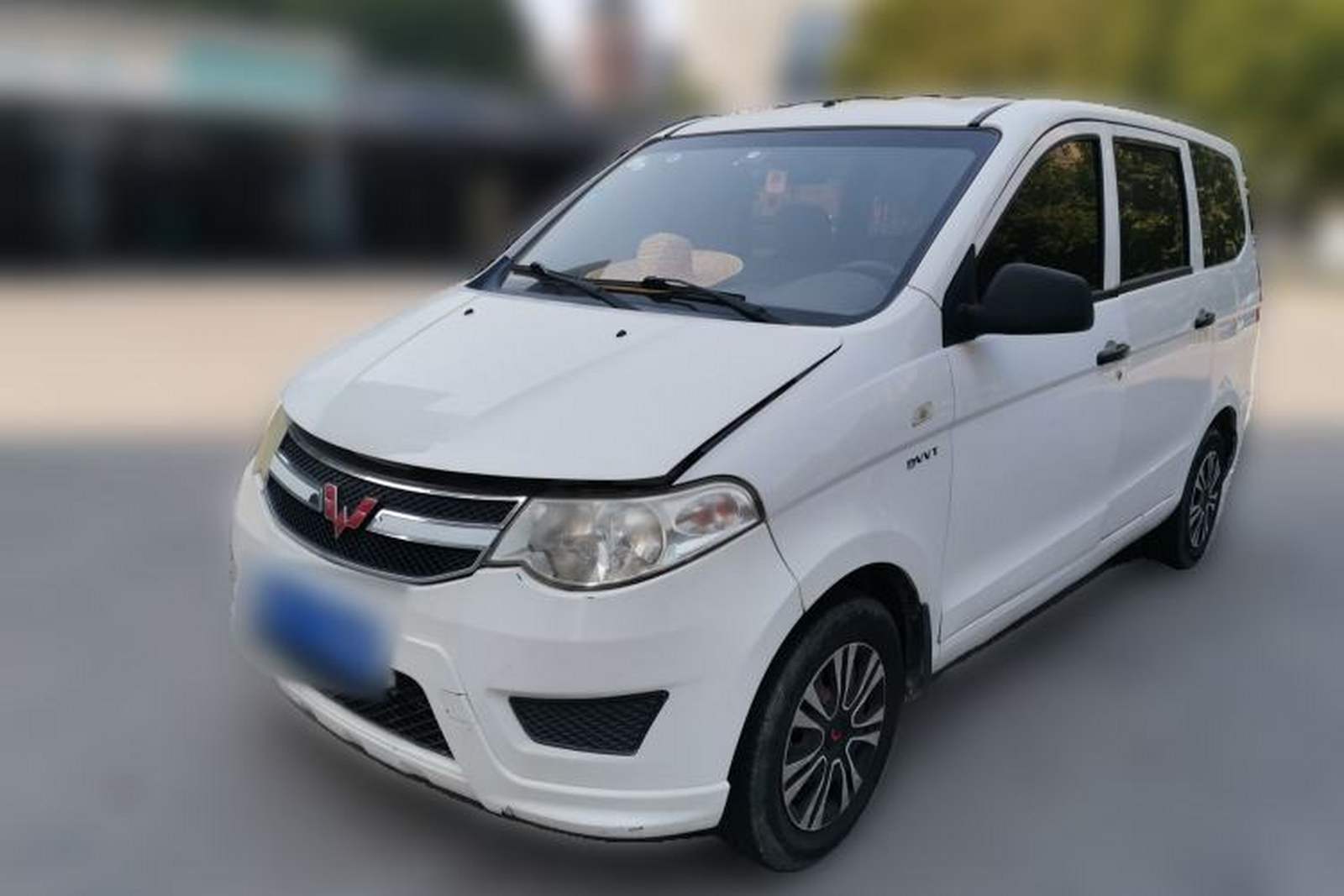 Фото Wuling с площадки