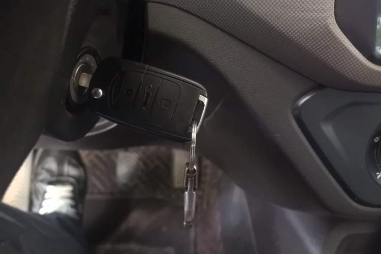 Used Wuling Hongguang 2018 1.5L Classic S Standard Model Vehicle Key