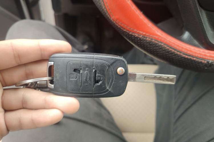 Used Wuling Hongguang 2018 1.5L S Comfort Model L2B Vehicle Key