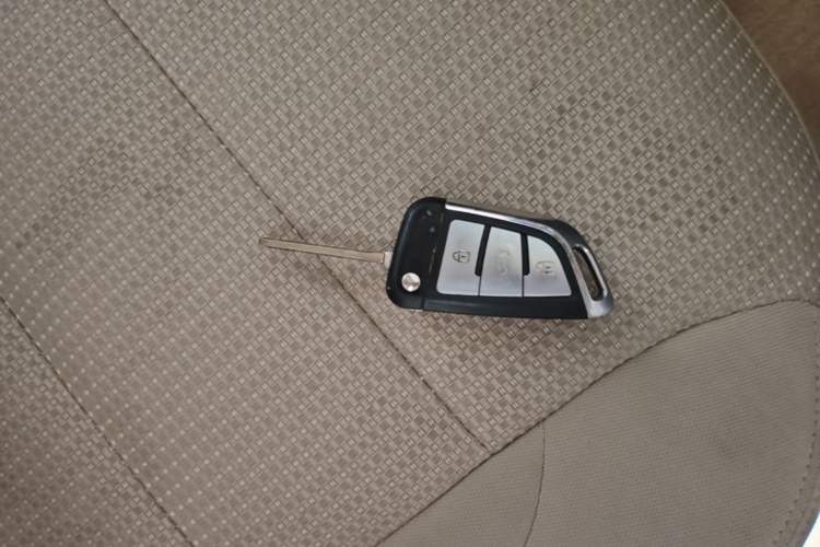 Used Wuling Hongguang 2018 1.5L S Standard Version L2B Vehicle Key