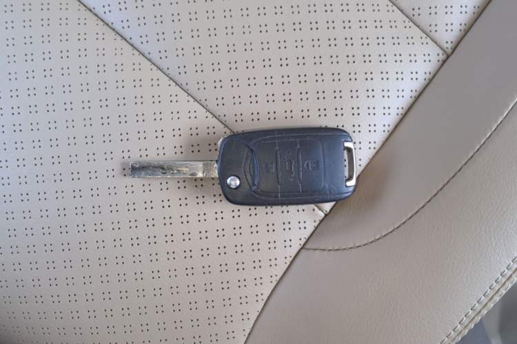 Used Wuling Hongguang 2018 1.5L S Comfort Model L2B Vehicle Key