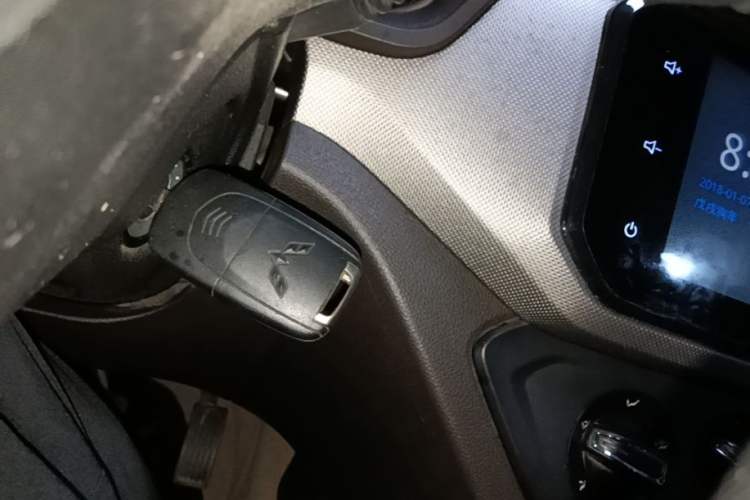 Used Wuling Hongguang 2018 1.5L S Comfort Model L2B Vehicle Key