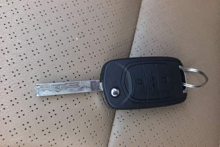 Used Wuling Hongguang 2018 1.5L S Comfort Model L2B Vehicle Key