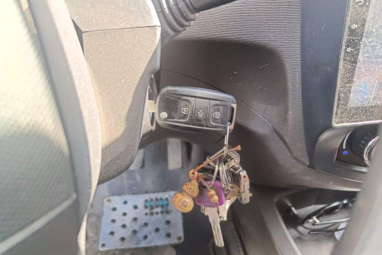 Used Wuling Hongguang 2018 1.5L Classic S Standard Model Vehicle Key