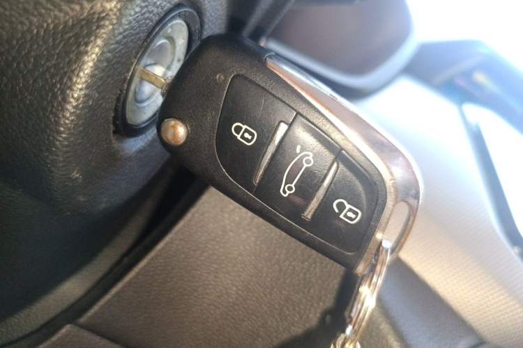 Used Wuling Hongguang 2018 1.5L S Comfort Model L2B Vehicle Key
