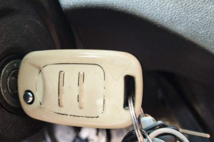 Used Wuling Hongguang 2018 1.5L S Comfort Model L2B Vehicle Key