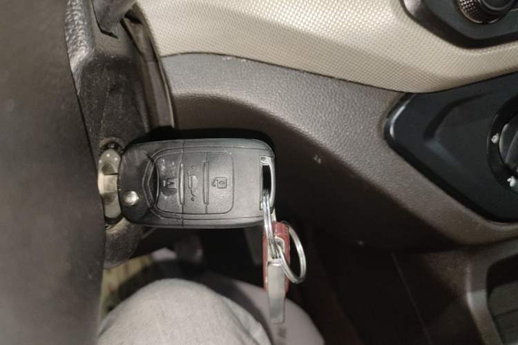 Used Wuling Hongguang 2018 1.5L S Standard Version L2B Vehicle Key