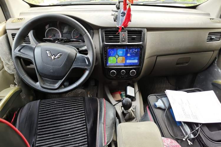 Used Wuling Hongguang 2018 1.5L Classic S Base Model Center Console
