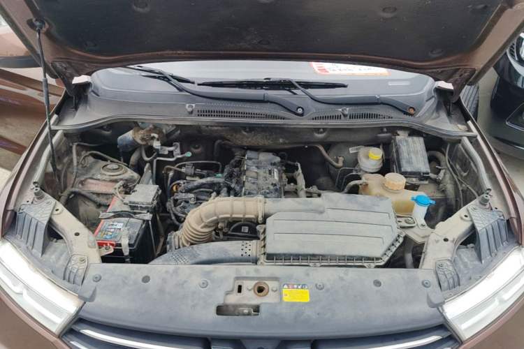 Used Wuling Hongguang 2018 1.5L S Comfort Model L2B Engine Bay