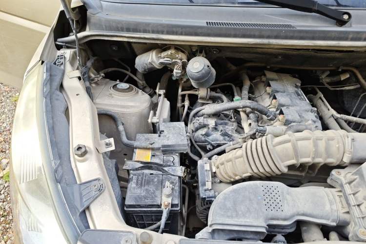 Used Wuling Hongguang 2018 1.5L Classic S Base Model Engine Bay Right