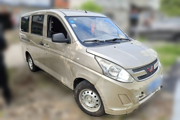 Used Wuling Hongguang 2018 1.5L Classic S Base Model Front Right 45 Deg