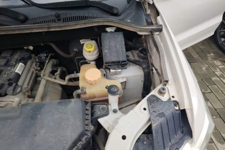 Used Wuling Hongguang 2019 1.5L S Standard Version China VI LAR Engine Bay Left