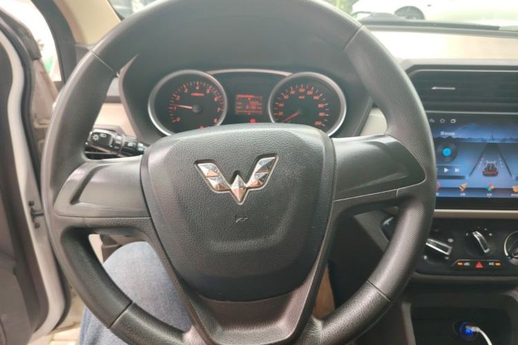 Used Wuling Hongguang 2019 1.5L S Standard Version China VI LAR Steering Wheel