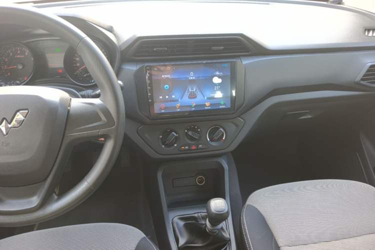 Used Wuling Hongguang 2019 1.5L S Basic Version China VI Standard LAR Audio And AC Panel
