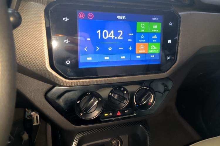 Used Wuling Hongguang 2019 1.5L S Comfort Edition China VI LAR Audio And AC Panel