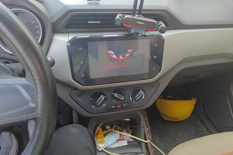 Used Wuling Hongguang 2019 1.5L S Comfort Edition China VI LAR Audio And AC Panel