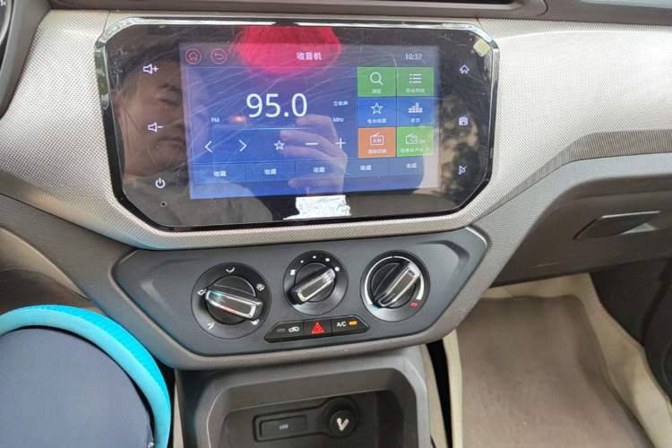 Used Wuling Hongguang 2019 1.5L S Comfort Edition China VI LAR Audio And AC Panel