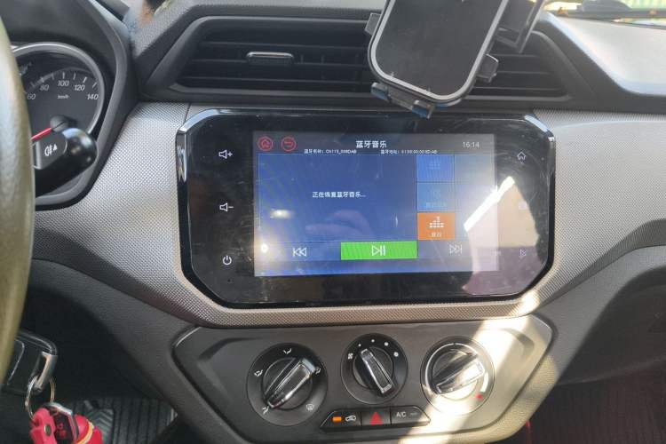Used Wuling Hongguang 2019 1.5L S Comfort Edition China VI LAR Audio And AC Panel
