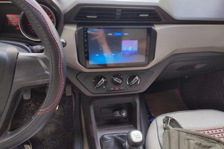 Used Wuling Hongguang 2019 1.5L S Standard Version China VI LAR Audio And AC Panel