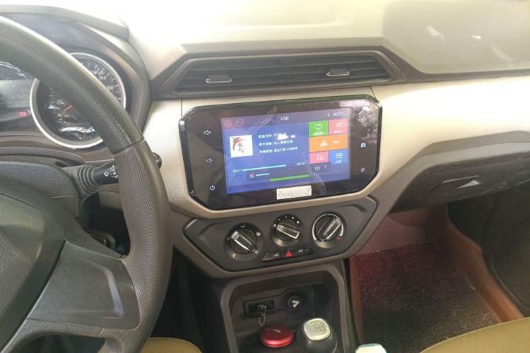 Used Wuling Hongguang 2019 1.5L S Comfort Edition China VI LAR Audio And AC Panel