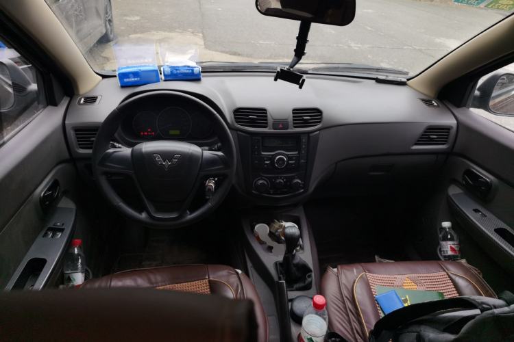 Used Wuling Hongguang 2019 1.5L S Base Version L2B Center Console