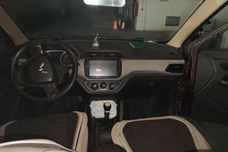 Used Wuling Hongguang 2019 1.5L S Standard Version China VI LAR Center Console