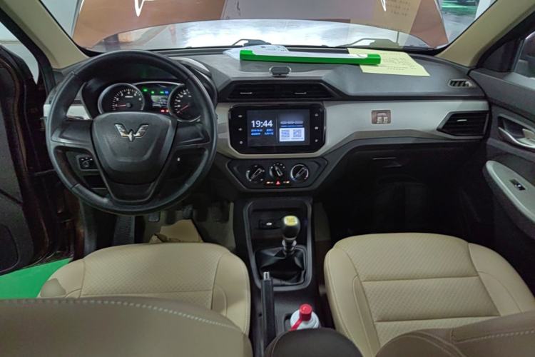 Used Wuling Hongguang 2019 1.5L S Comfort Edition China VI LAR Center Console