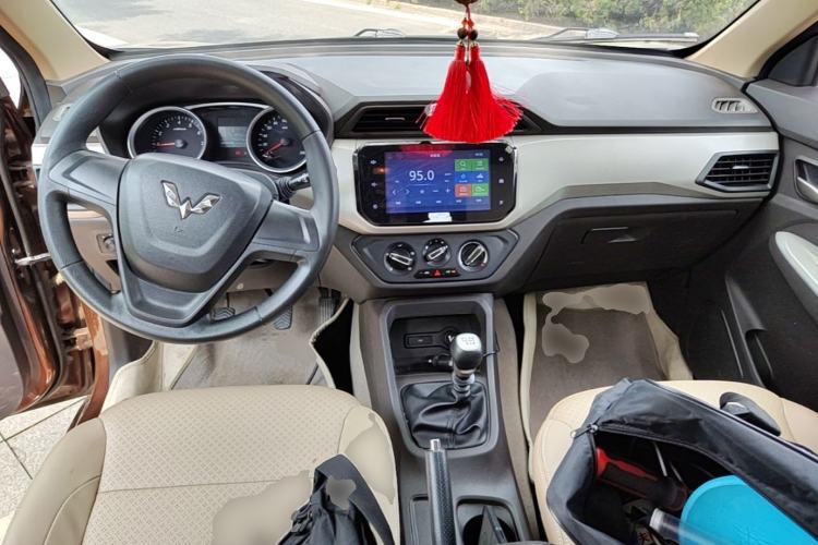Used Wuling Hongguang 2019 1.5L S Comfort Edition China VI LAR Center Console